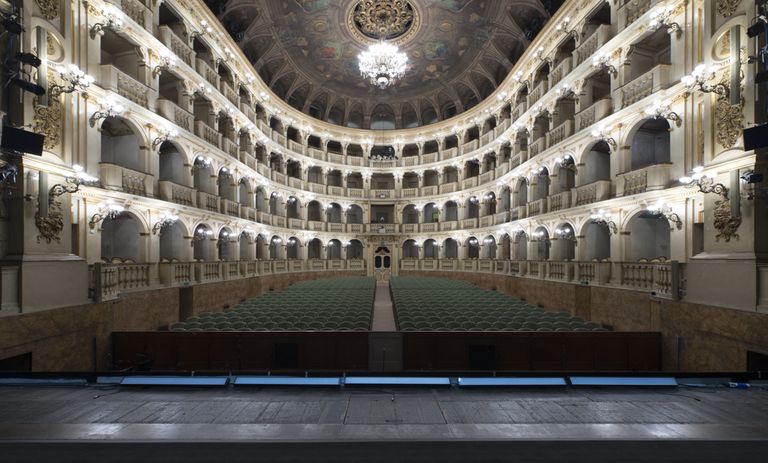 thumbs//TEATRI/Bologna_Teatro_Comunale/_SCA3647-med.jpg