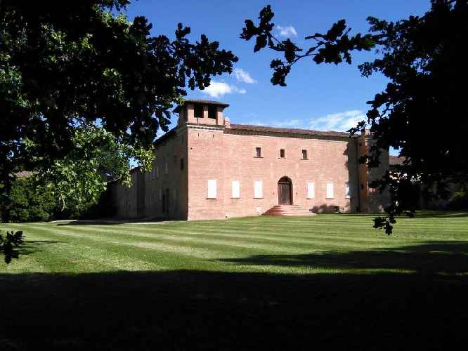 thumbs//castelli/BO/Rocca_Isolani_2_aut_Marilena_Imbrescia_propriet_fam_Cavazza_Isolani-med.jpg