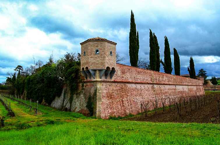 thumbs//castelli/FC/TERRA_DEL_SOLE_BASTIONI-aut_Stefano_Micheli-med.jpg