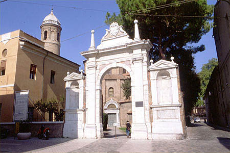 thumbs//contenitori/ravenna/munasavi//01-med.jpg